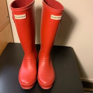 *DISCOUNTED* red Hunter boots